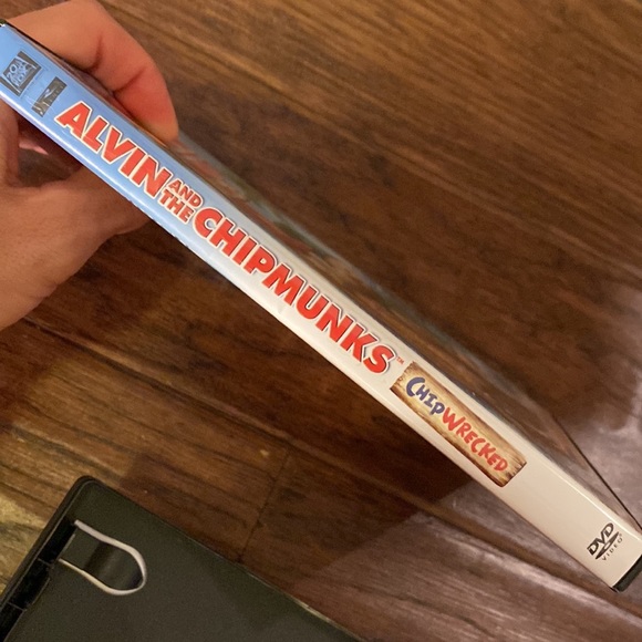 Alvin & The Chipmunks ChipWrecked DVD movie Rated G video special features 2011​ - Picture 8 of 8